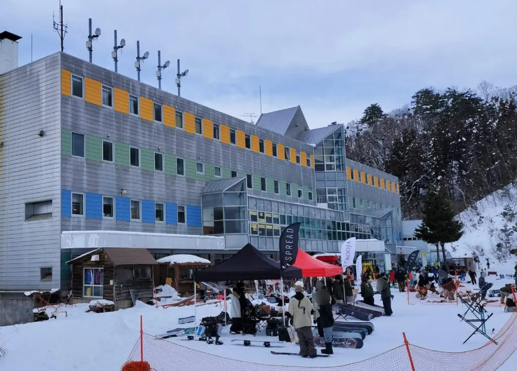 SPREADスノーボードの新モデル『RD』はカービングがキレるラントリ