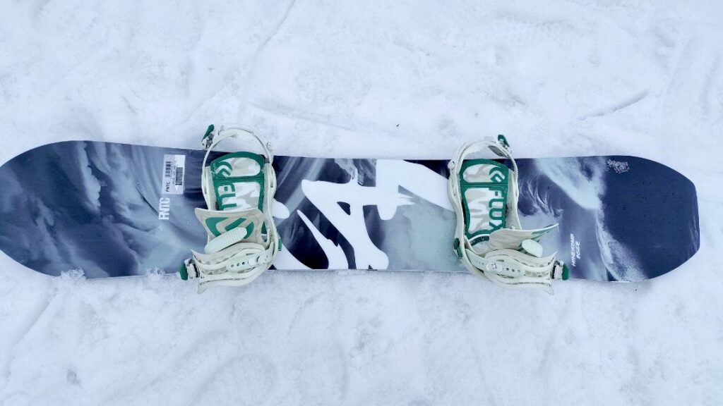 バインディングを取り付けたCATの写真