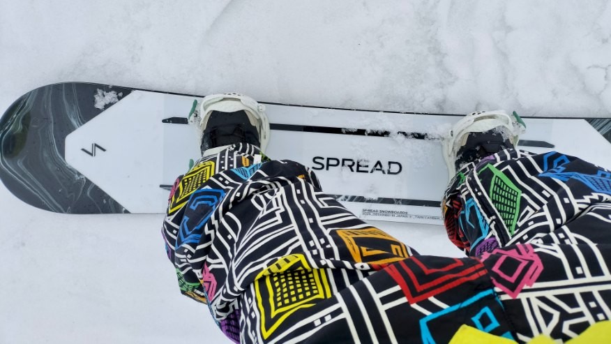 スプレッドBXを履いて足元を撮影した写真