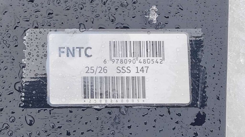 FNTC　SSSのサイズ表記を映した写真