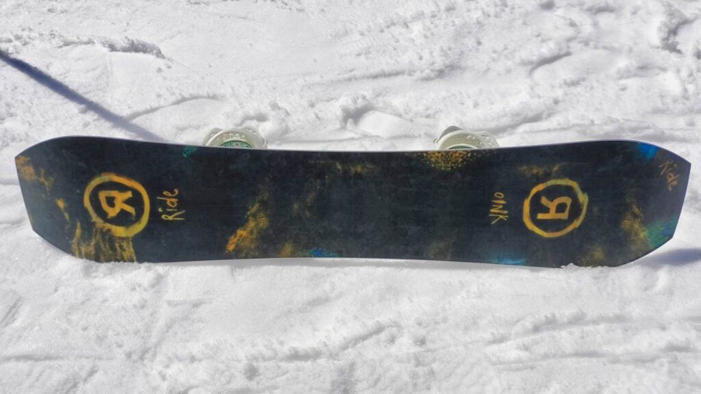 RIDEツインピグのソール側からのボードの写真