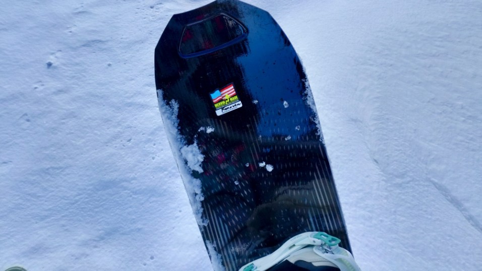 リフトに乗りながらリブテックapexオルカを撮影したノーズの写真