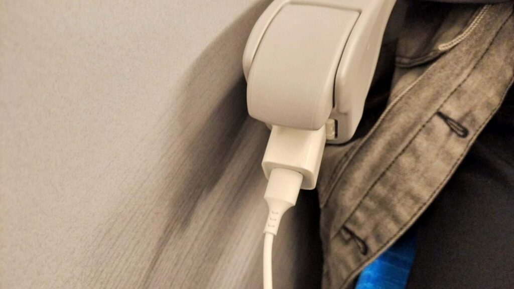 新幹線のコンセント