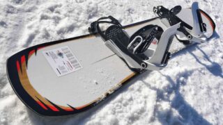 SALOMONスノーボードのアサシンのボードの写真