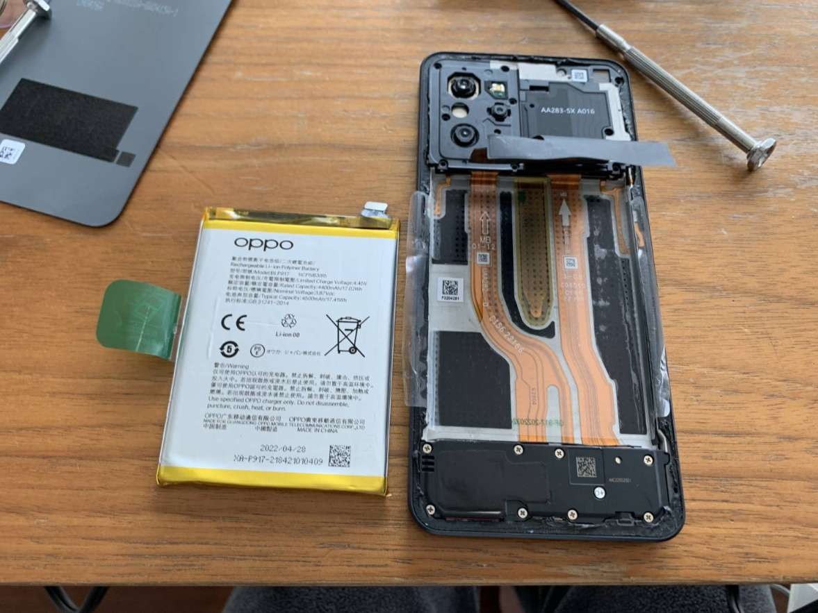 アンドロイドスマホのバッテリーを自分で交換する方法！OPPO Reno7Aで