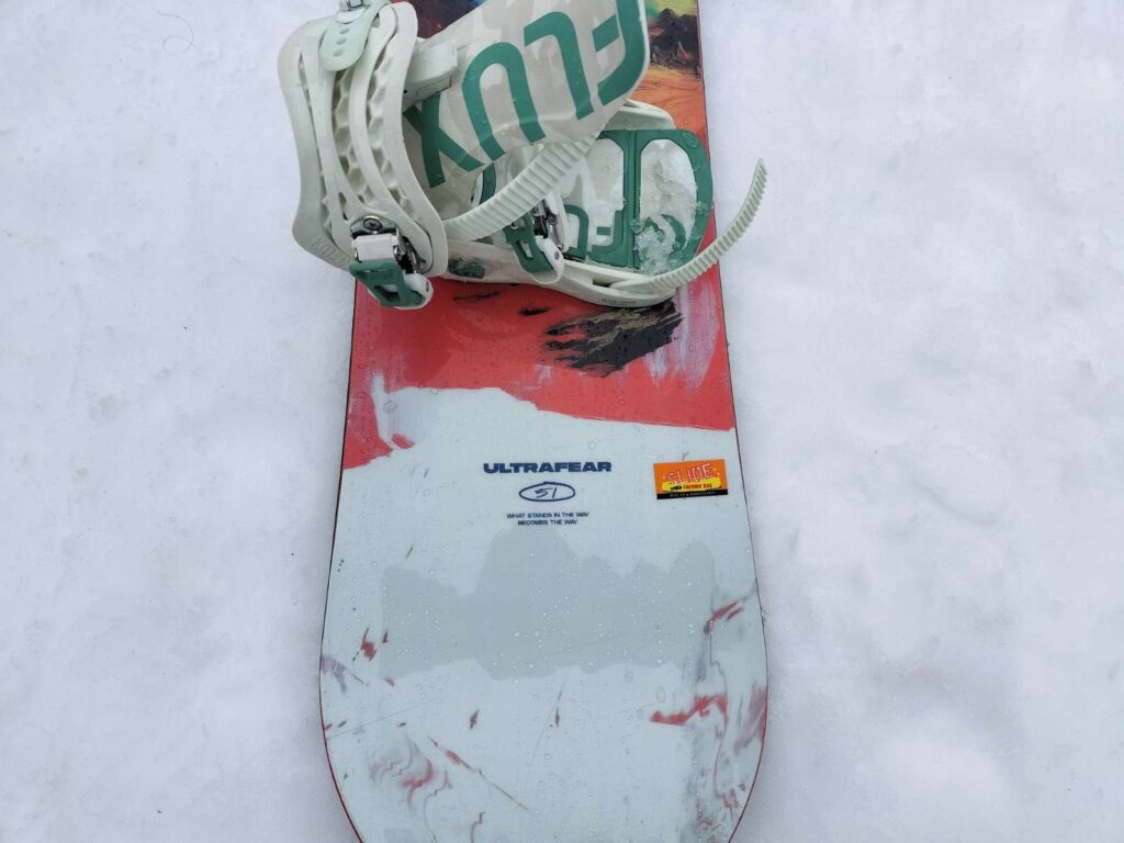 キャピタウルトラフィアーのバインディングを取り付けたテールのサイズ表記の写真