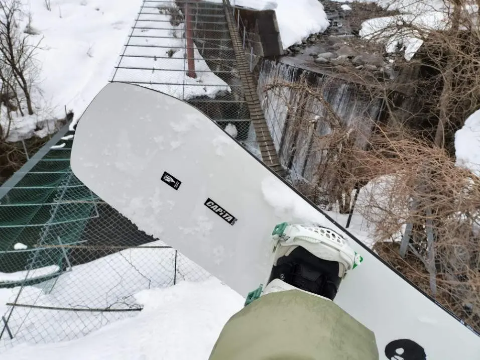 THE BLACK SNOWBOARD OF DEATH（ザブラックスノーボードオブデス）試乗