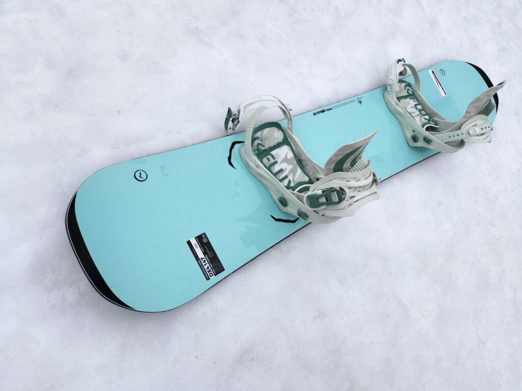 November DX4にバインディングを取り付けたボード全体の写真