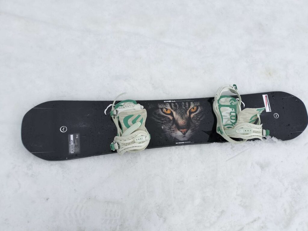 NOVEMBER DESIRE（ノベンバーデザイア）のバインディングを取り付けたボード全体の写真