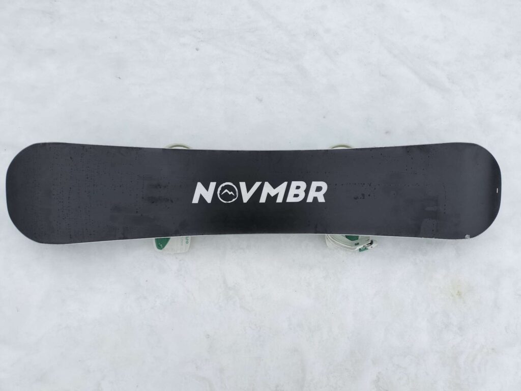 NOVEMBER DESIRE（ノベンバーデザイア）のソール側からのボード全体の写真