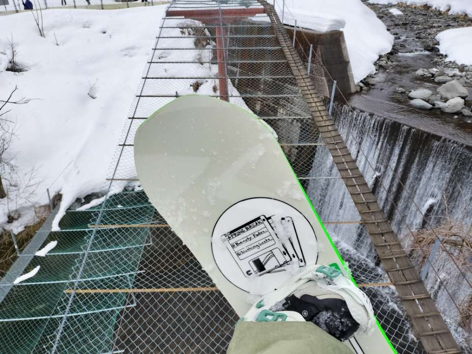 リフトに乗りながら撮影したスプリングブレイク リゾートツインのノーズの写真