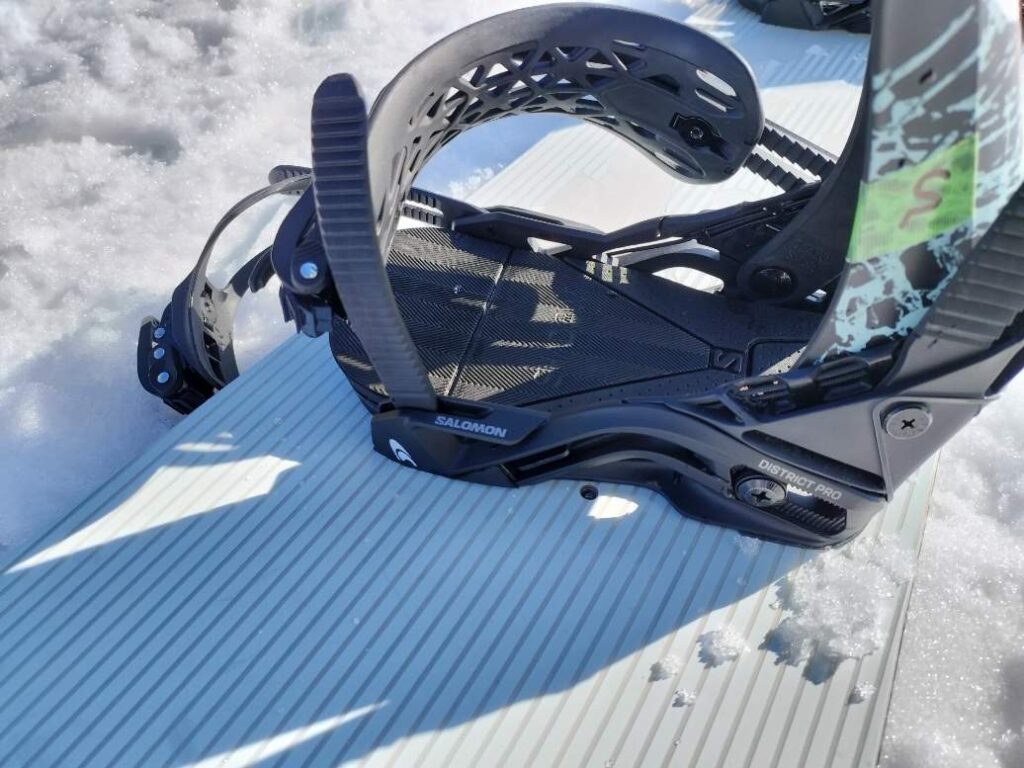 SALOMON JETSTREAM（ジェットストリーム）にバインディングを取り付けた写真