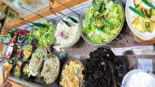 ブロンコビリーのサラダバーの写真