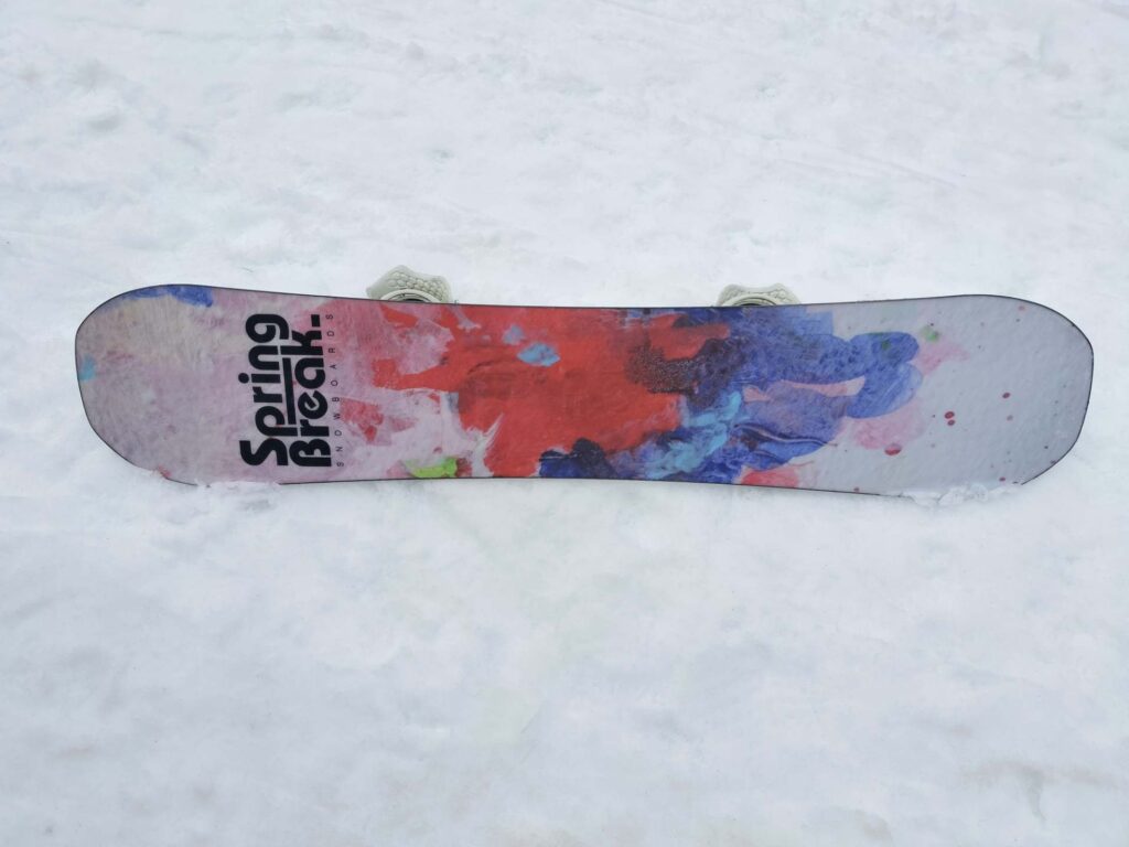 【CAPiTA】SB POWDER TWIN（スプリングブレイク パウダーツイン)のソール側から見たボード全体の写真