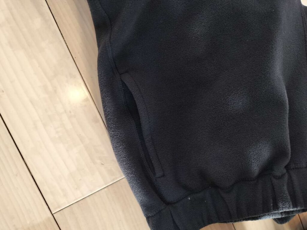 ワークマン「リカバリーウエアフリース」のズボンポケットの画像