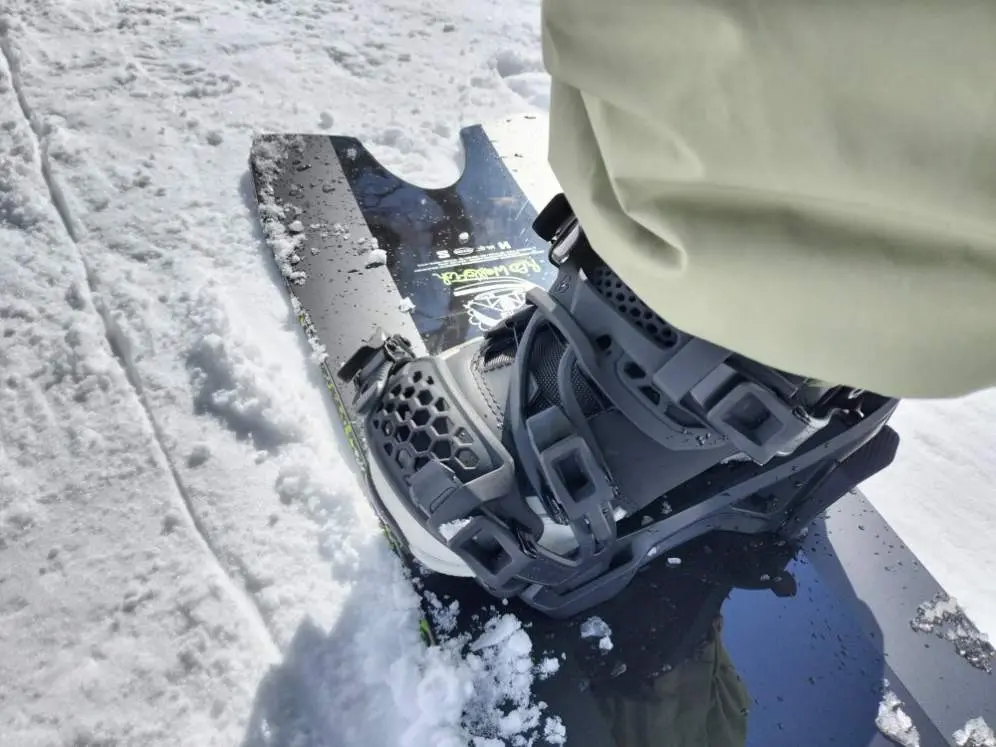 SALOMON】XA SUPERMATIC試乗レビュー！パウダーボードで感じた操作性と
