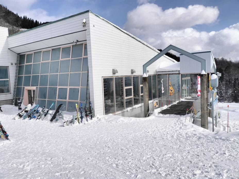 めいほうスキー場のまるてんダイニング5000