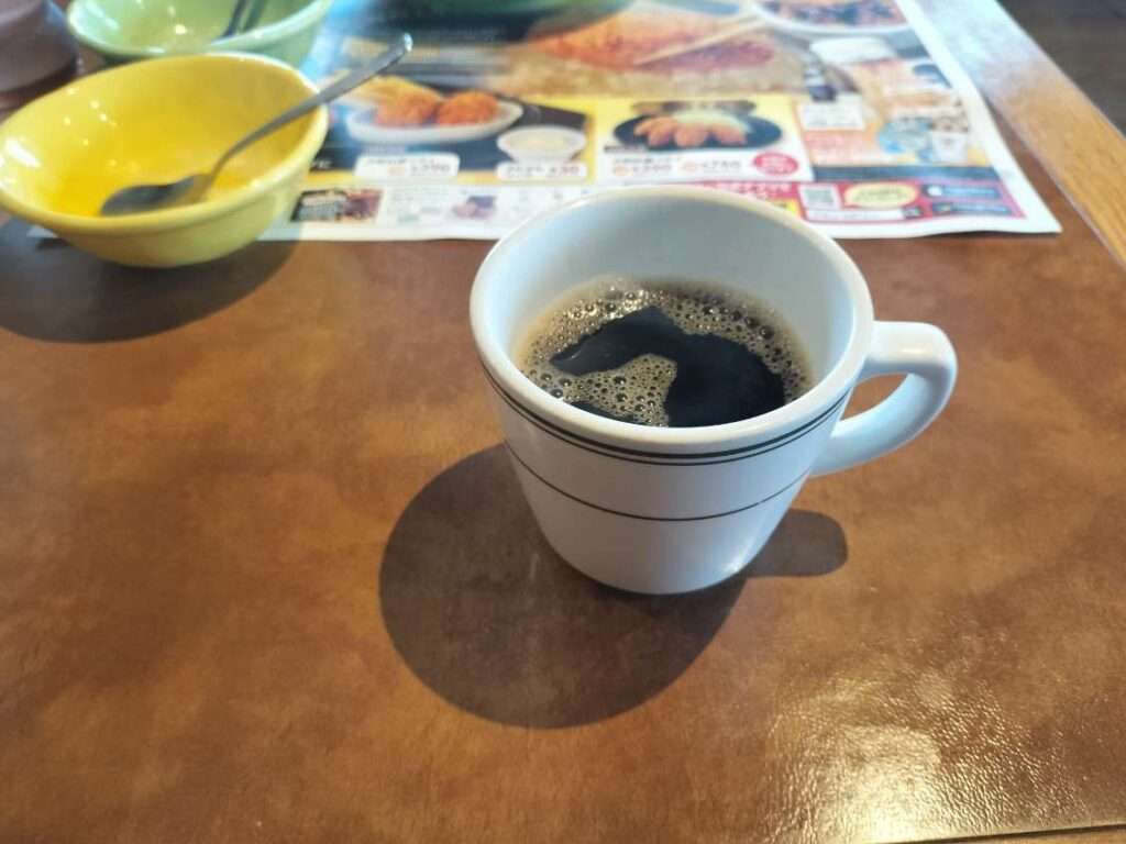 ブロンコビリーのドリンクバーのコーヒーの写真