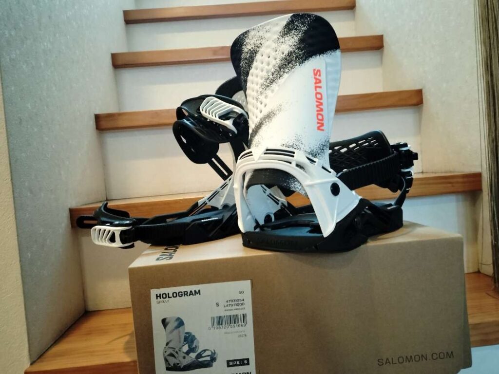 SALOMONホログラムの型落ち品の購入