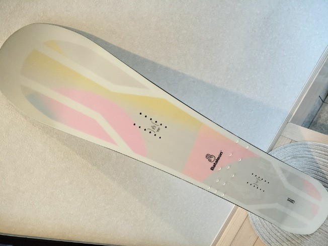 メルカリで購入した中古ボードBataleon「Push Up」の写真