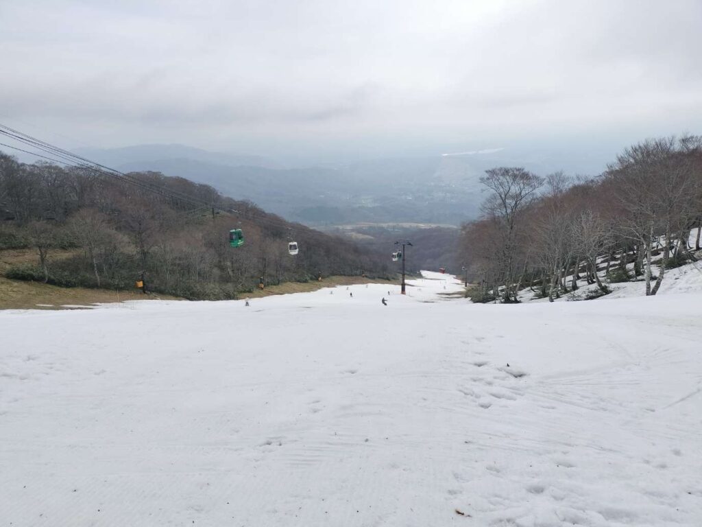 4月の高鷲スノーパークのゲレンデコンディション写真