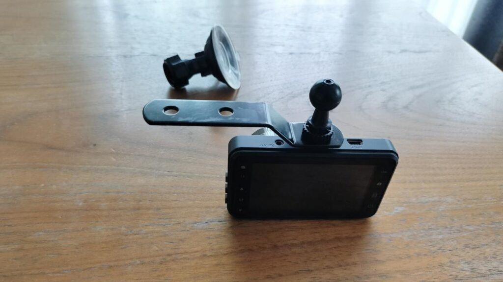 ドラレコが落ちるを自作DIYで対策した写真
