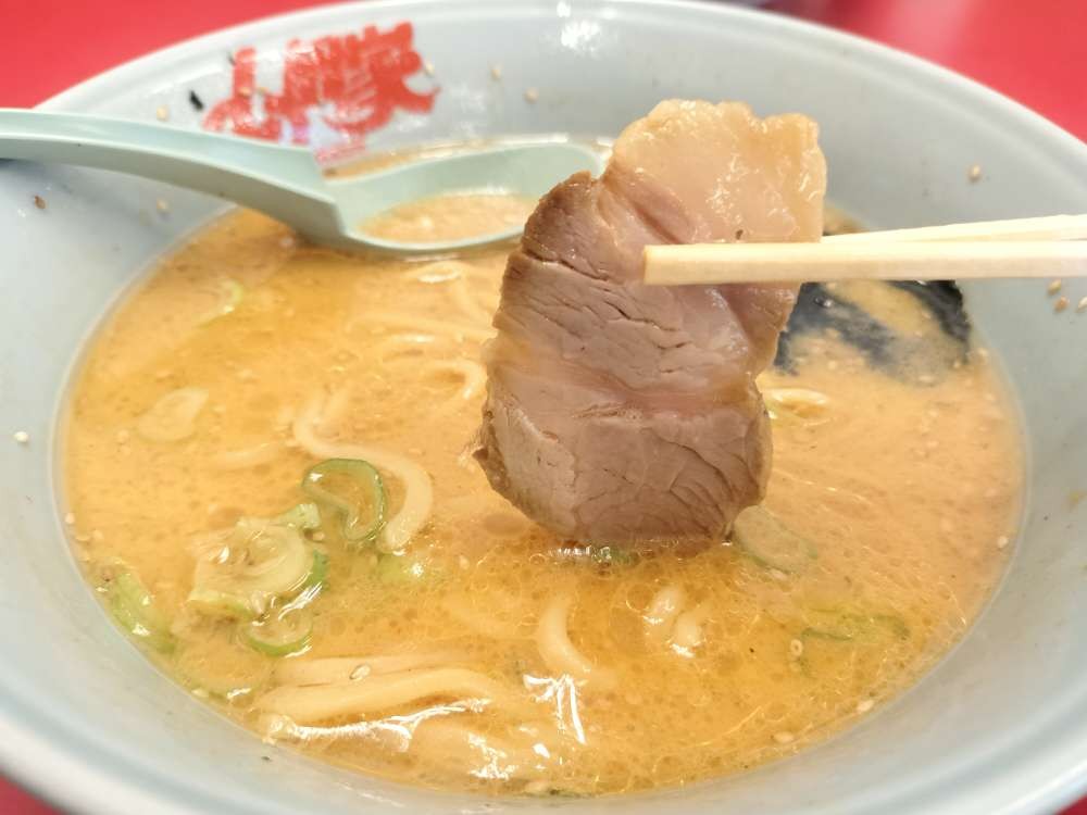 山岡家のラーメンとチャーシュー