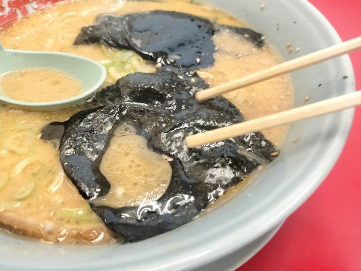 山岡家のラーメンとトッピング